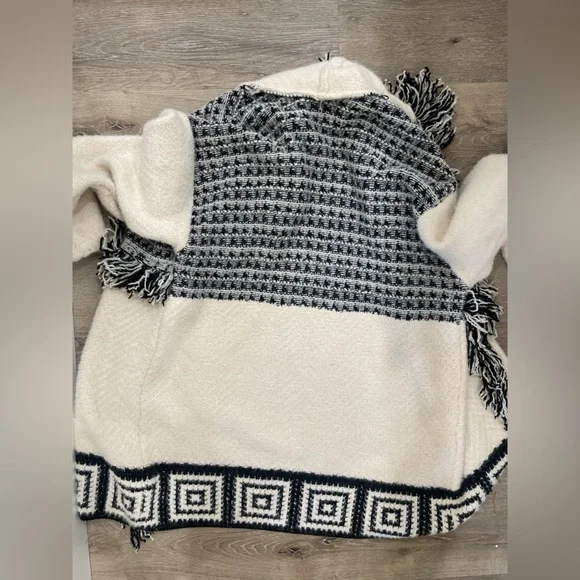 Anthropologie Pilcro Fringe Cardigan Sweater Size Cream Black Oversized - Picture 12 of 12